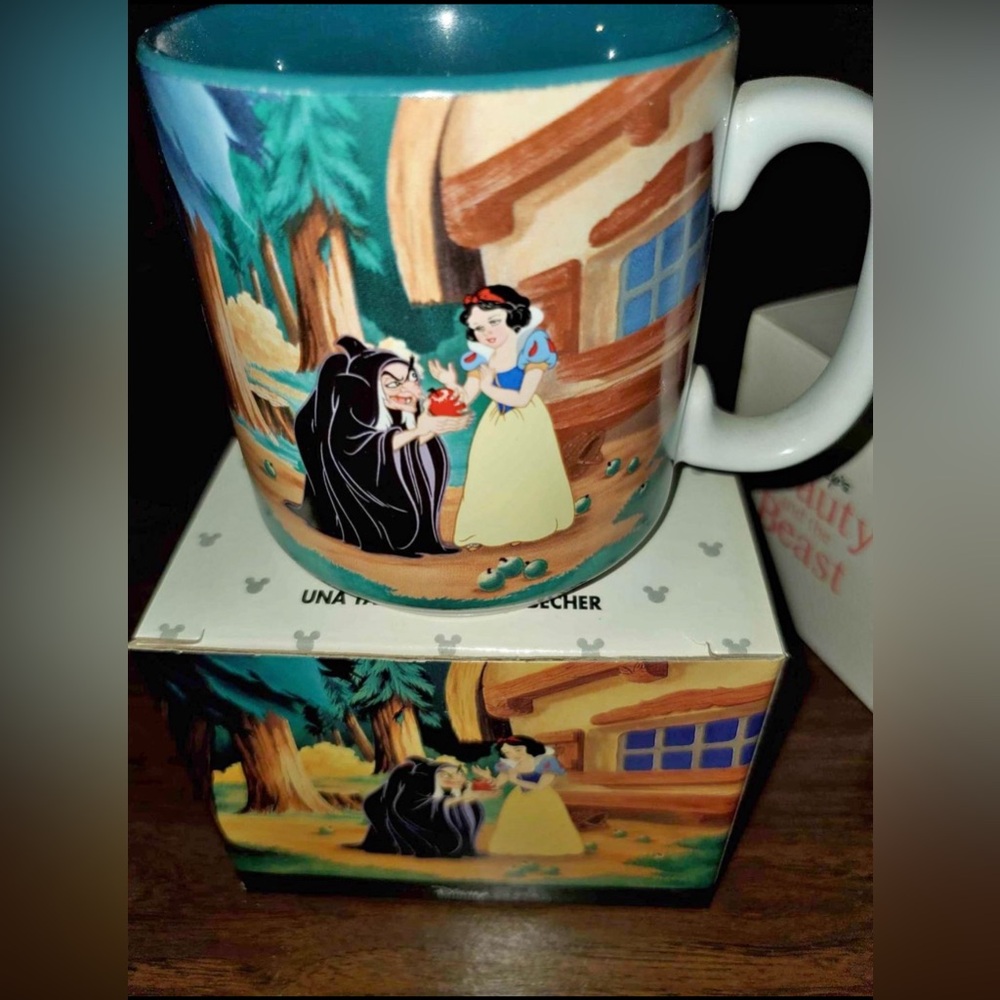 Vintage Disney Mug - Snow White